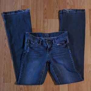 Ladies Vanity Dakota Style Med. Blue Denim Jeans